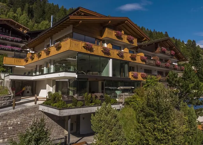 Hotel Garnì Gardena - Appartments Santa Cristina Val Gardena
