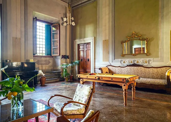 Bed and Breakfast Torre Dei Lari Residenza D'Epoca Florencja