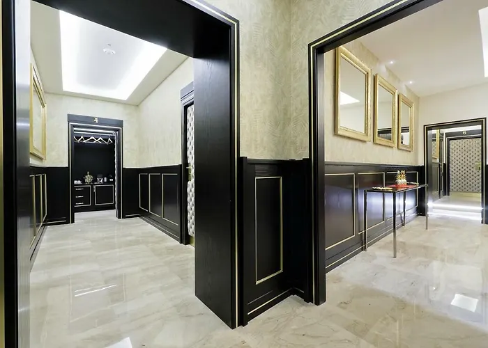 Spanish Diamond Luxury Suites & Jacuzzi Roma