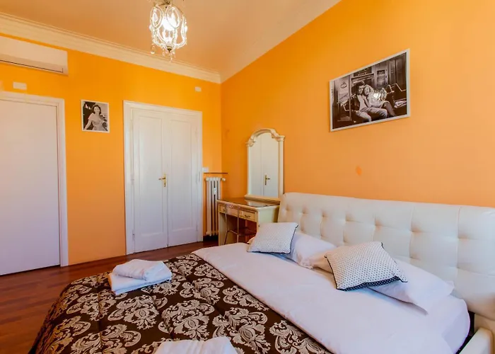 Flower Guesthouse Rzym