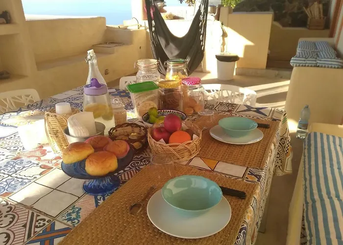 Bed and Breakfast Alicudi Giardino dei Carrubi- al gradino 365