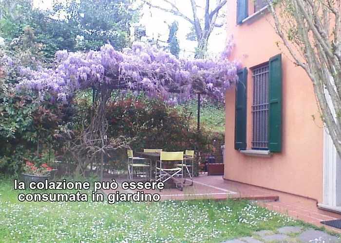 All' Ombra Del Portico Bolonia