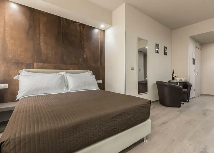 Astoria Deluxe Rooms Bolonia
