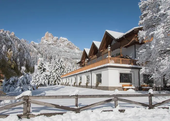 X Alp Hotel Pozza di Fassa