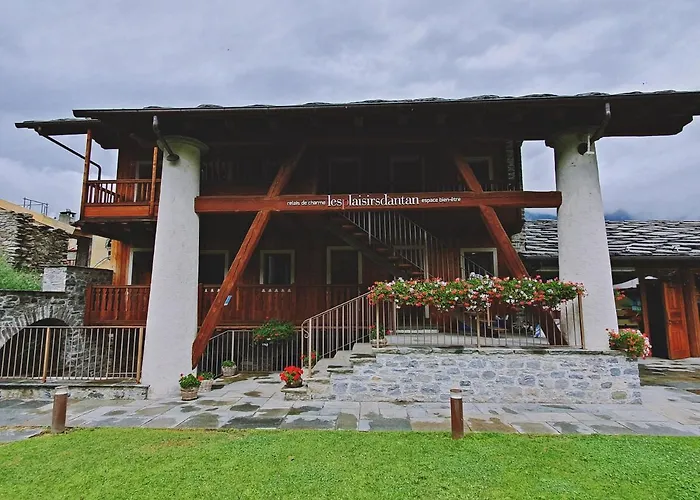 Hotel Les Plaisirs D'Antan Jovencan